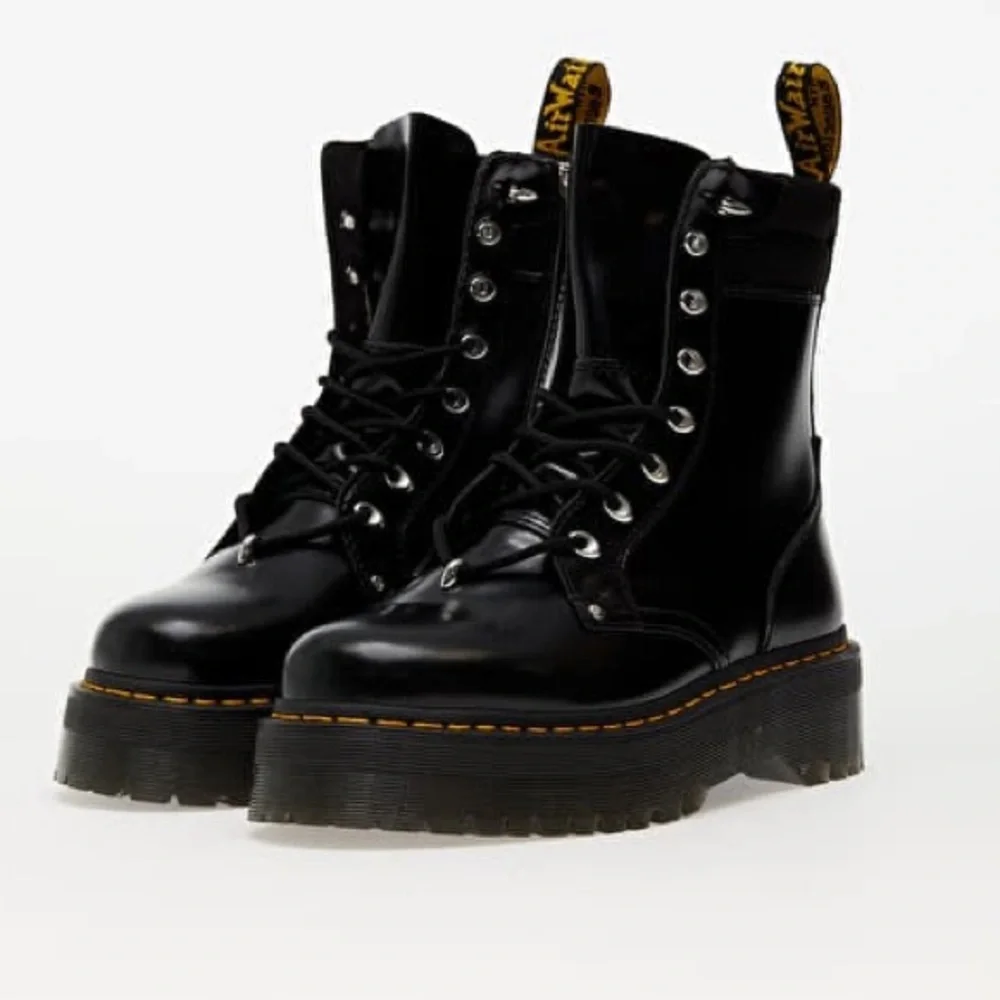 Dr Martens Jadon II Hardware Leather Platform Boots